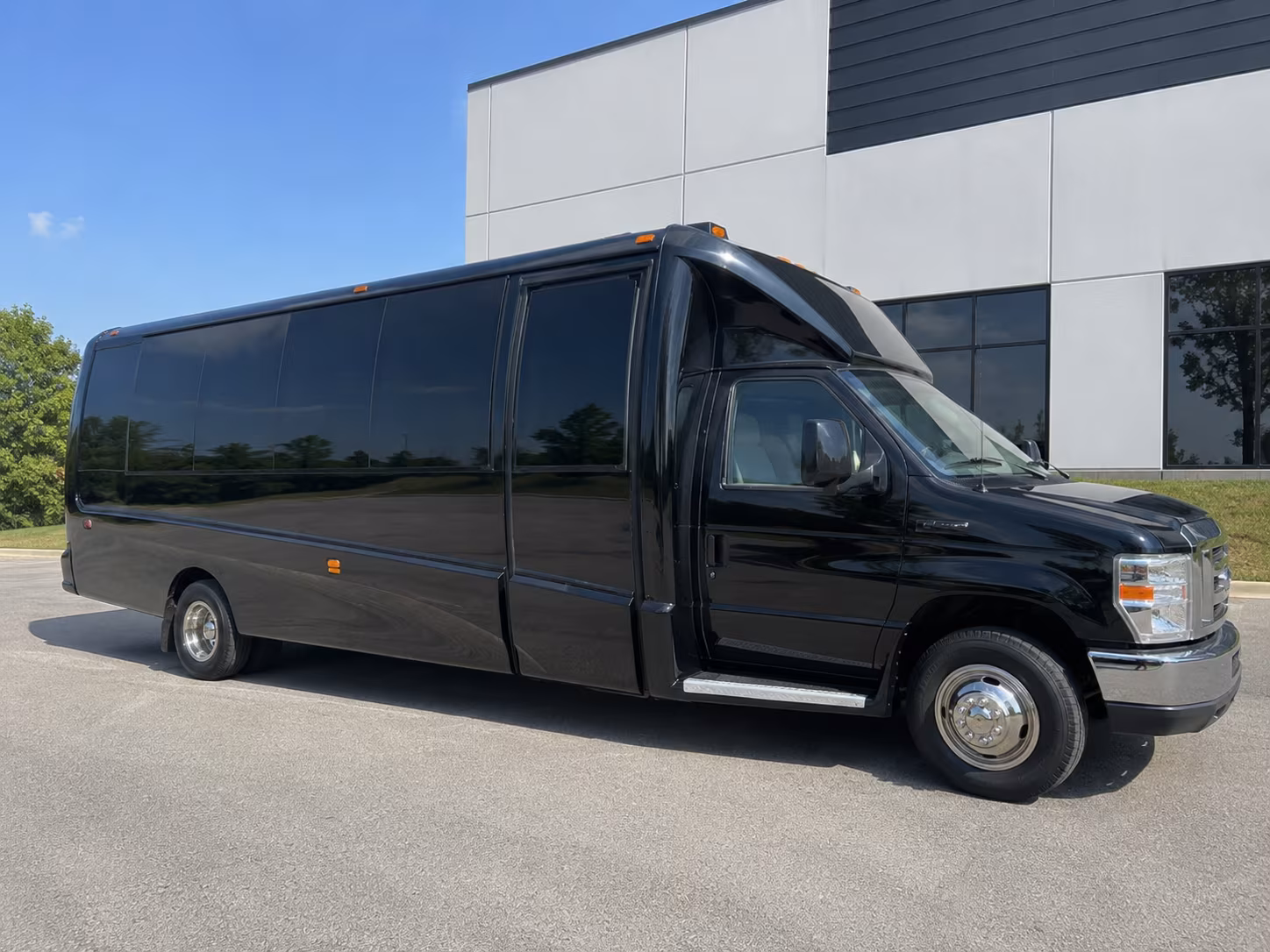 la habra chino hills charter buses
