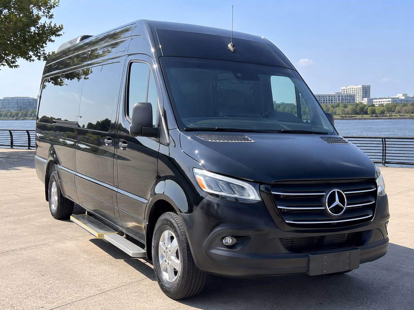 ontario make the ride part of the fun with ontario prom transportation