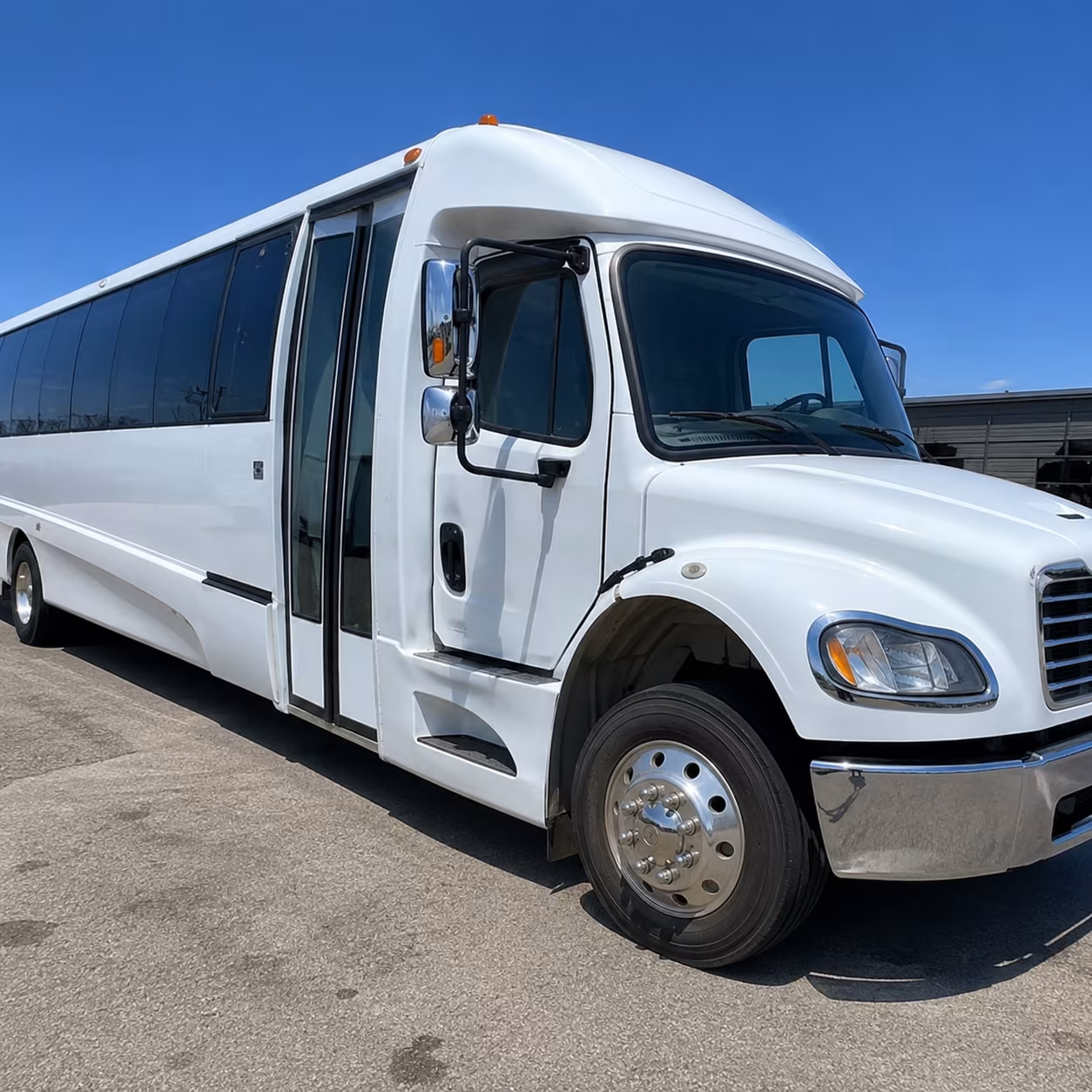 pomona wedding bus transportation in pomona